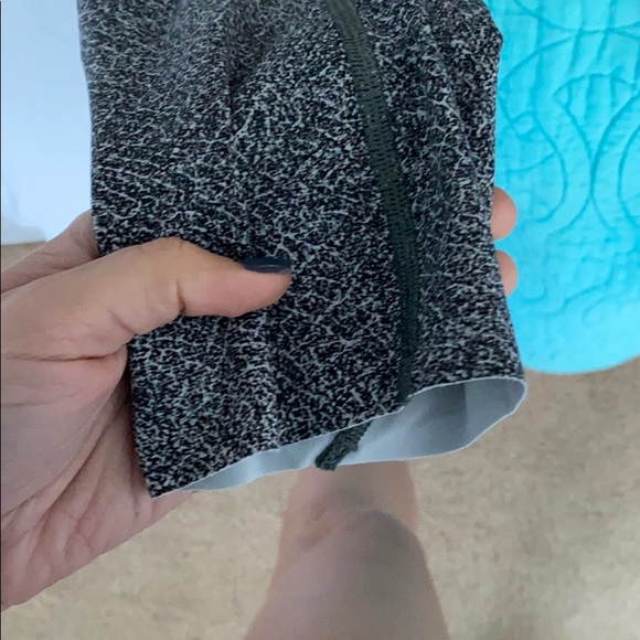 Lulu lemon cropped leggings 4 - Picture 5 of 6